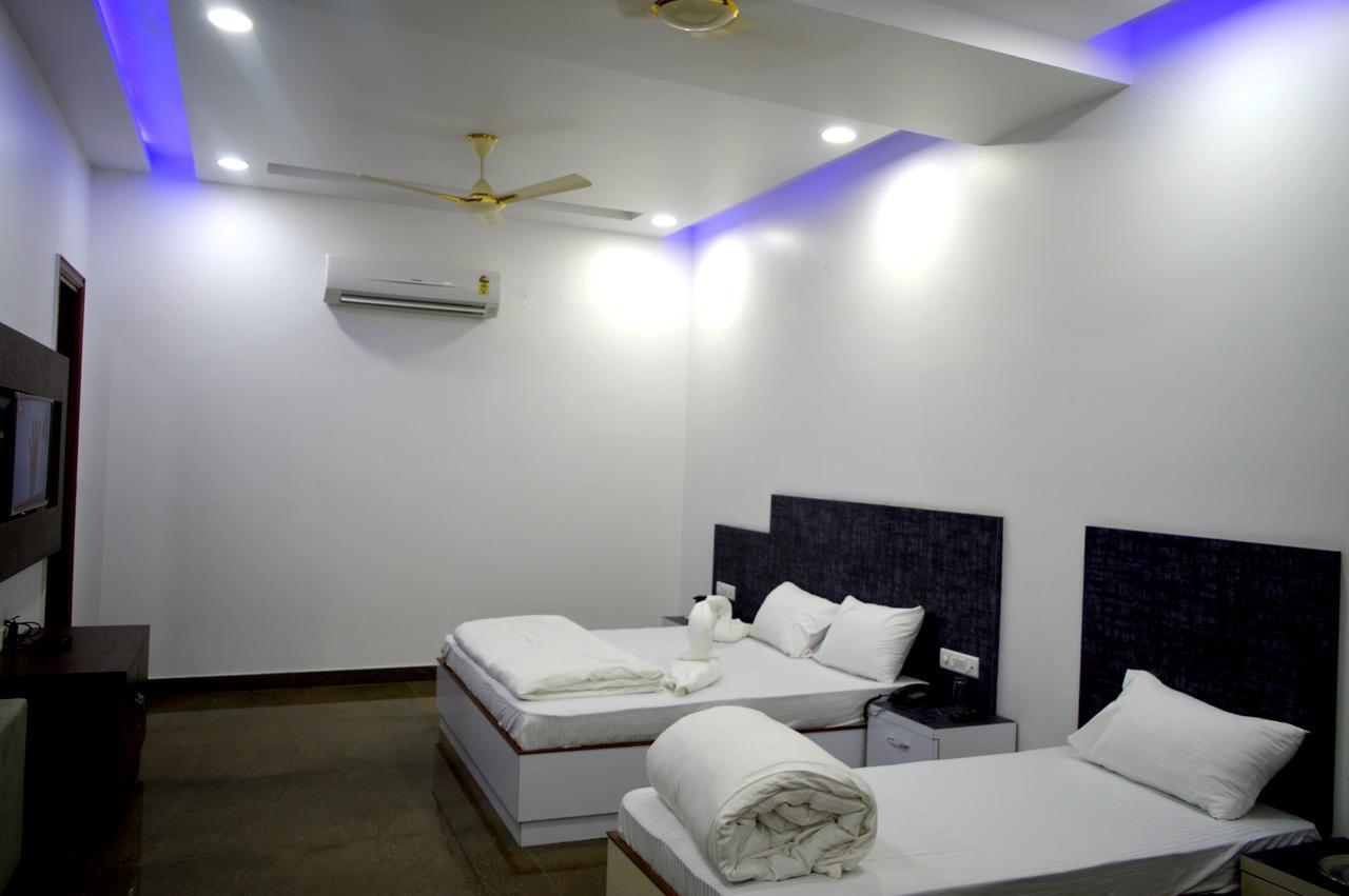 Hotel Taru Inn Ghaziabad Luaran gambar