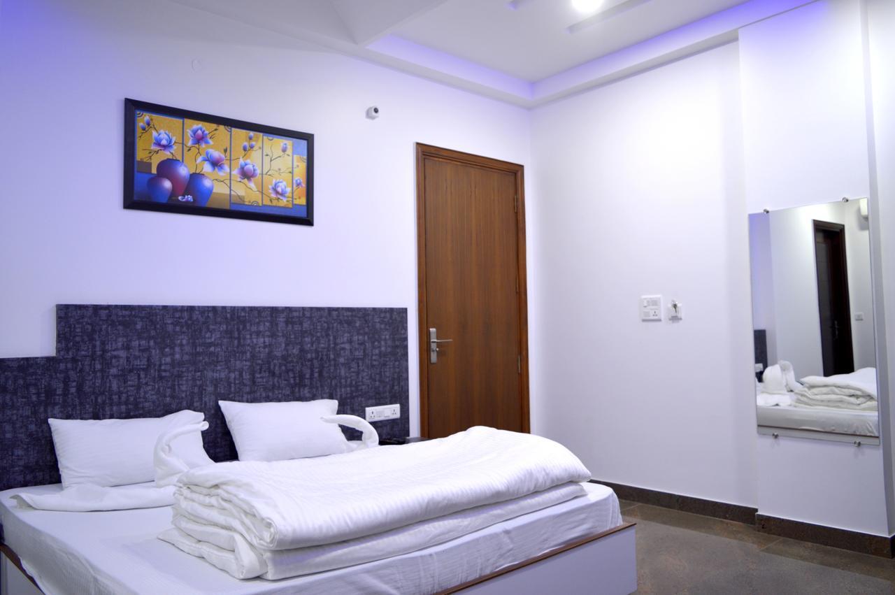 Hotel Taru Inn Ghaziabad Luaran gambar