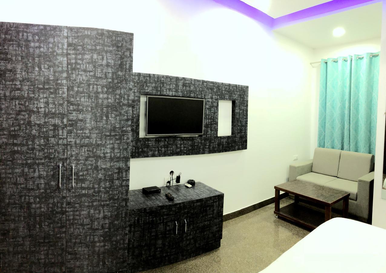 Hotel Taru Inn Ghaziabad Luaran gambar